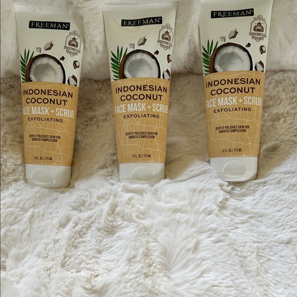 Indonesian Coconut Face Mask + Scrub - Exfoliating Tan - Picture 1 of 1